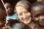 Anna-Lena bei Freiwilligenarbeit in Ghana